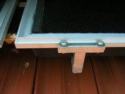 Detail uchycení kolektoru ke konzoli